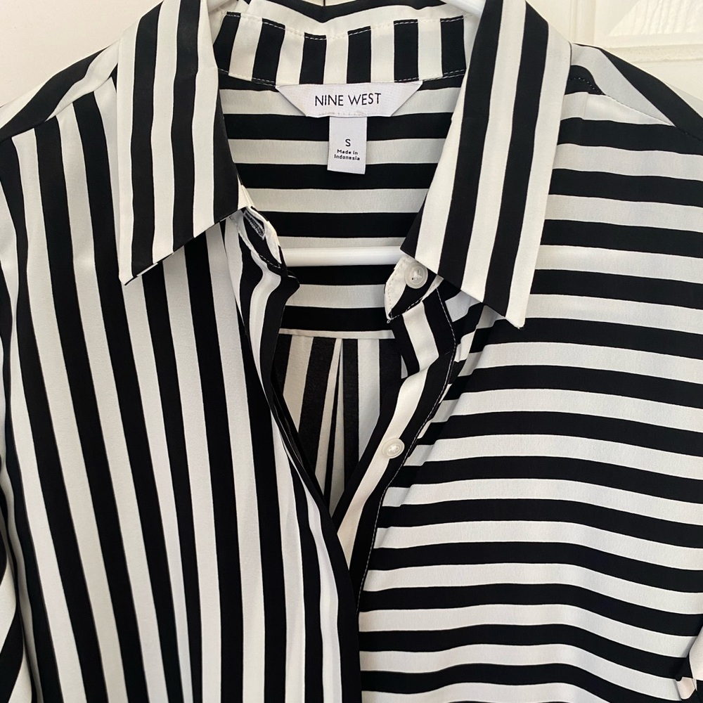 Nine West Top size Small - Picture 3 of 4